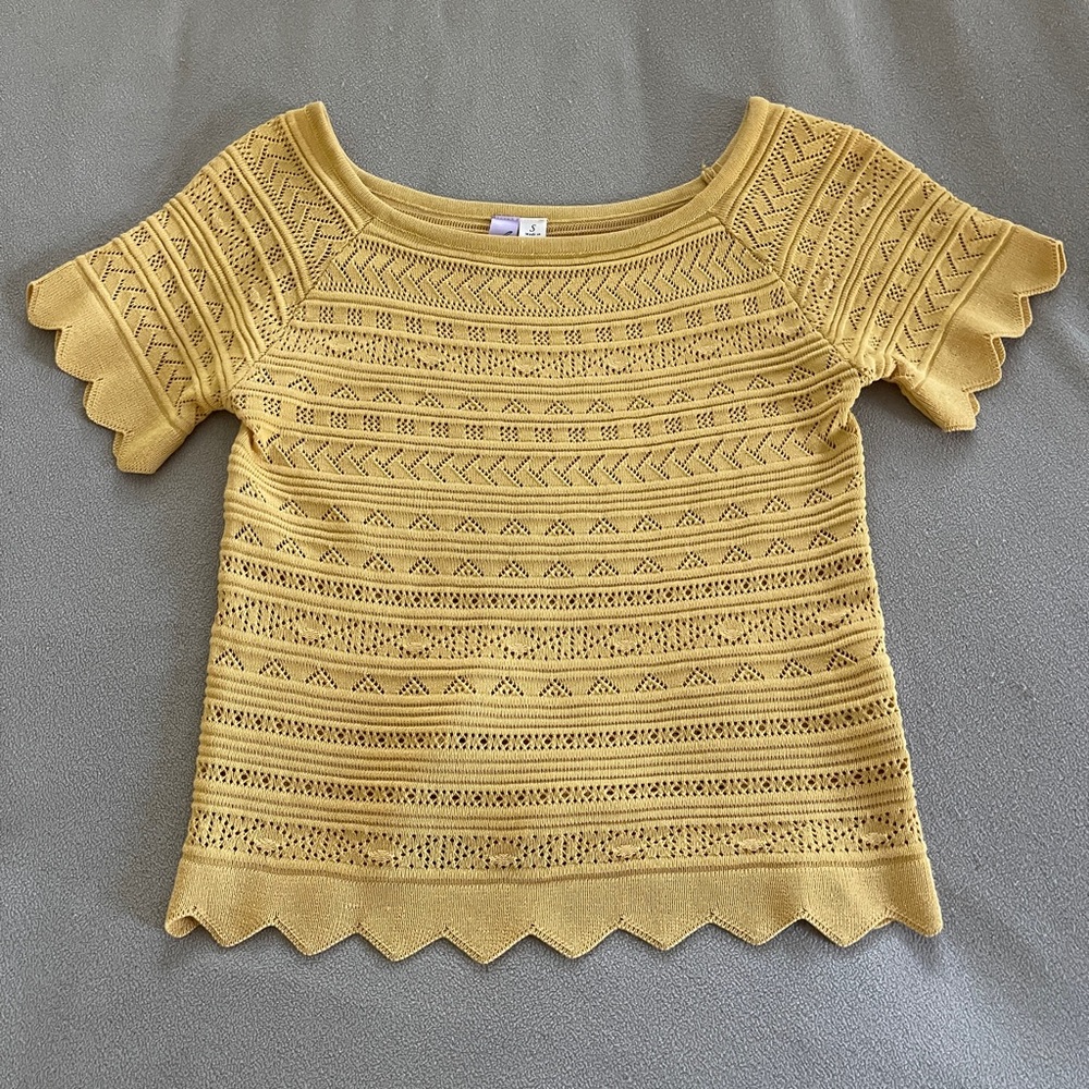 Women’s golden summer top size small.